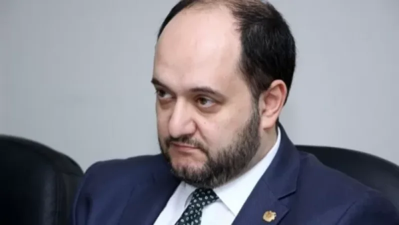 Անհայտ ծագմամբ կայքերը տեղեկություն են տարածում, թե Հարությունյանը ազատվել է պաշտոնից․ պարզաբանում