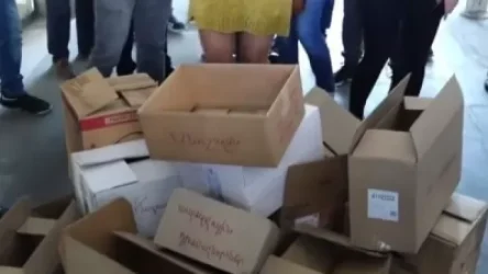 ՏԵՍԱՆՅՈՒԹ․ Երիտդաշնակցականներն արկղերը թողեցին, որ նախարարը արագ հավաքի իրերը