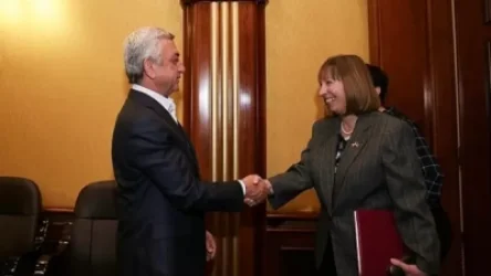 «168 ժամ». Սերժ Սարգսյանը ակտիվ շփումների մեջ է  օտարերկրյա դիվանագիտական ներկայացուցիչների հետ