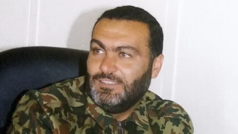 Զինվորականները նրան շատ հարգալից էին վերաբերվում, որովհետեև Վազգենը գիտեր լսել