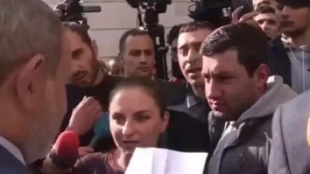 ՏԵՍԱՆՅՈՒԹ. Երիտասարդները Փաշինյանի միջոցով մետրոյի ժետոն փոխանցեցին Արայիկ Հարությունյանին