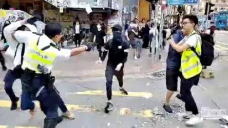 ՏԵՍԱՆՅՈՒԹ․ Ոստիկանը կրակել է ցուցարարի վրա, ցուցարարները մարդ են այրել․ իրավիճակը Հոնկոնգում