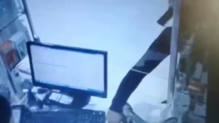 ՏԵՍԱՆՅՈՒԹ. Երևանում տղամարդը սպառնացել է աշխատակցուհուն ու հափշտակել դրամարկղի գումարը