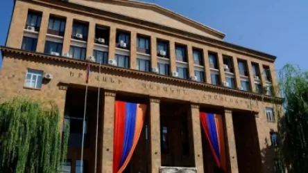 «Հրապարակ». Թող չմասնակցեն էդ միտինգին. ԵՊՀ ռեկտորի պաշտոնակատարը իր մոտ է կանչել դեկաններին, «ինստրուկտաժ» արել