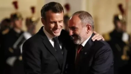 ԼՈՒՍԱՆԿԱՐՆԵՐ. Փաշինյանի ջերմ լուսանկարը Էմանուել Մակրոնի հետ