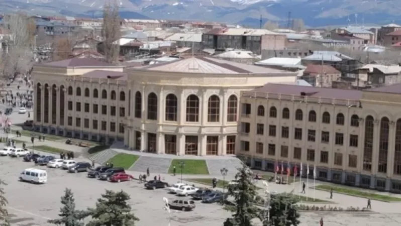 Ուր են անհետացել Գյումրու քաղաքապետարանի արխիվային փաստաթղթերը