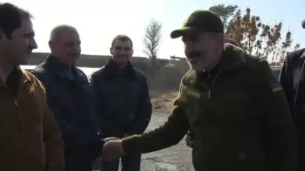 ՏԵՍԱՆՅՈՒԹ. «էս շորերը կես ժամ առաջ տվին, չէ՞». վարչապետ