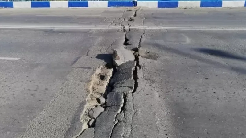 Photos: A Widespread Crack Has Appeared on One of Vanadzor's Main Bridges