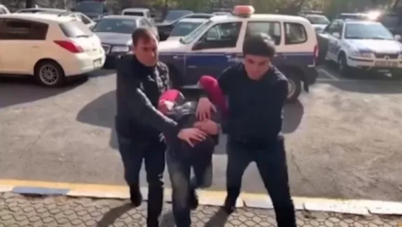 47 երթուղու ավտոբուսում կնոջ պայուսակից գողություն կատարած 21-ամյա երիտասարդը բերման է ենթարկվել