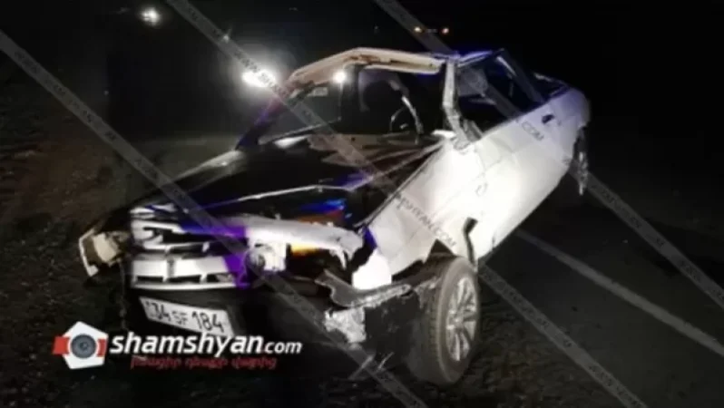 ВАЗ 2108-ը մի քանի պտույտ գլորվելով, հայտնվել է ճանապարհի մեջտեղում. կա վիրավոր