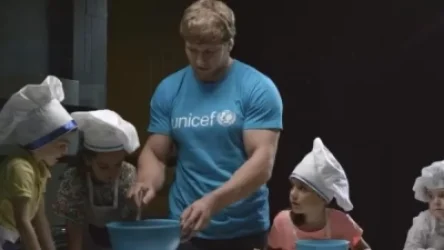 ՏԵՍԱՆՅՈՒԹ․ Արթուր Ալեքսանյանը տորթ է թխել փոքրիկների հետ