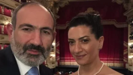 ԼՈՒՍԱՆԿԱՐՆԵՐ. Նիկոլ Փաշինյանի և Աննա Հակոբյանի սելֆին՝ «Լա Սկալա» օպերային թատրոնից