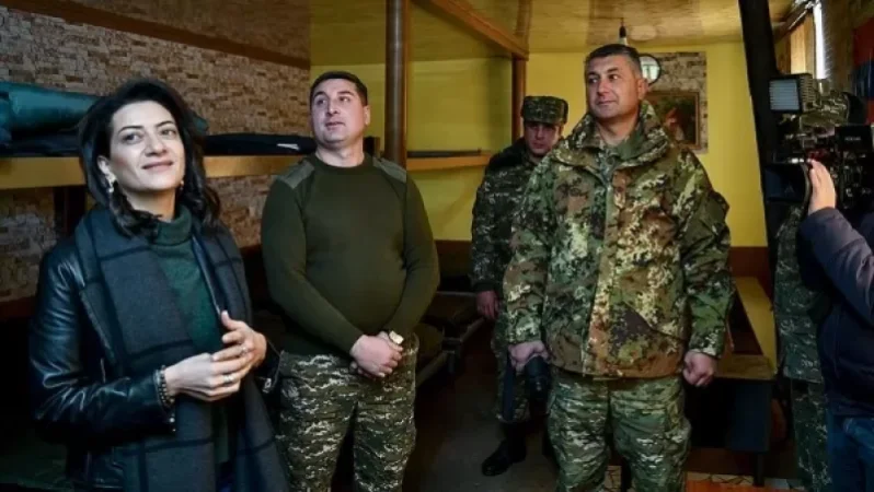 «Հրապարակ». Հաջորդ քայլը լինելու է ռազմական գաղտնիք հանդիսացող ինֆորմացիային վարչապետի տիկնոջը հաղորդակից դարձնելը