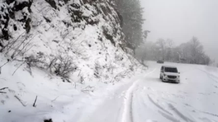 Ժամը 08:30-ի դրությամբ Սոթք-Քարվաճառը փակ է, Սպիտակի ոլորանները՝ դժվարանցանելի, Վարդենիս քաղաքում՝ բուք