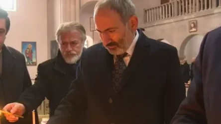 Նիկոլ Փաշինյանը Սպիտակի Սուրբ Հարություն եկեղեցում մոմ է վառել` ի հիշատակ 1988 թվականի երկրաշարժի անմեղ զոհերի