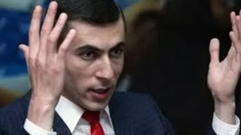 Այս վերջին ամիսներին հարյուրավոր հնդիկներ ինձ ընկերանալու հայտ են ուղարկում․ Սուրենյան