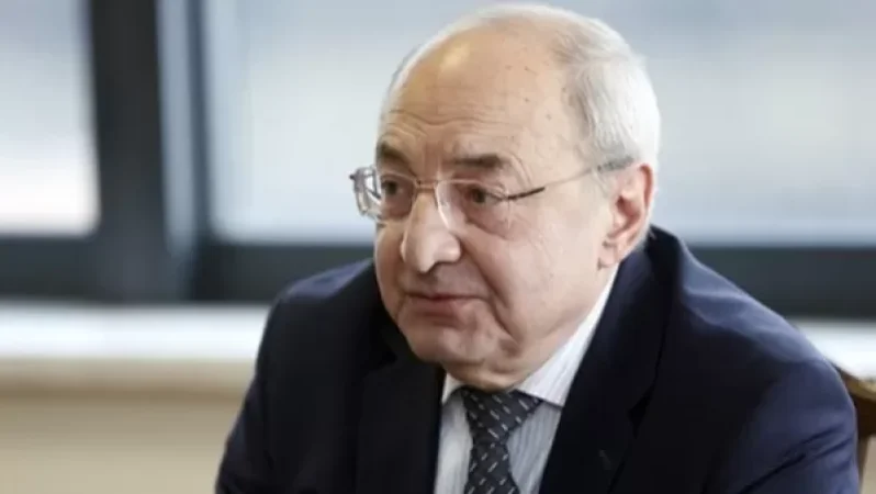 Վազգեն Մանուկյանը սրտի վիրահատության է ենթարկվել Ֆրանսիայում