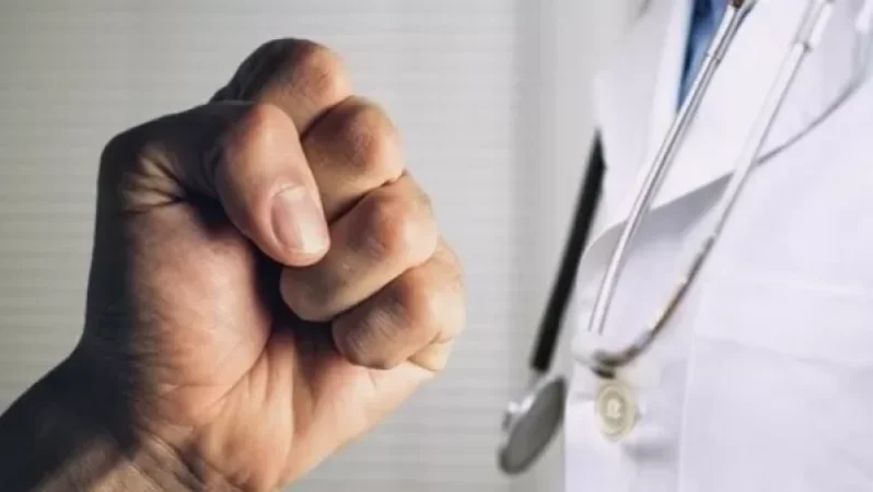 Նոր մանրամասներ. «Արաբկիր» ԲԿ տեղափոխված երեխայի հայրը ծեծել է բժշկին