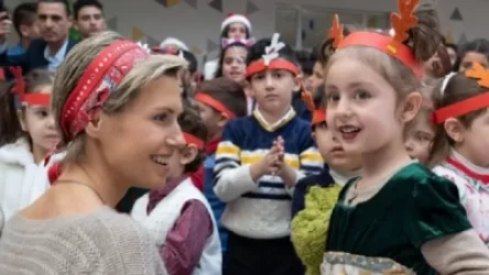 ԼՈՒՍԱՆԿԱՐՆԵՐ. Սիրիայի առաջին տիկինը մասնակցել է հայկական դպրոցի վերաբացմանը