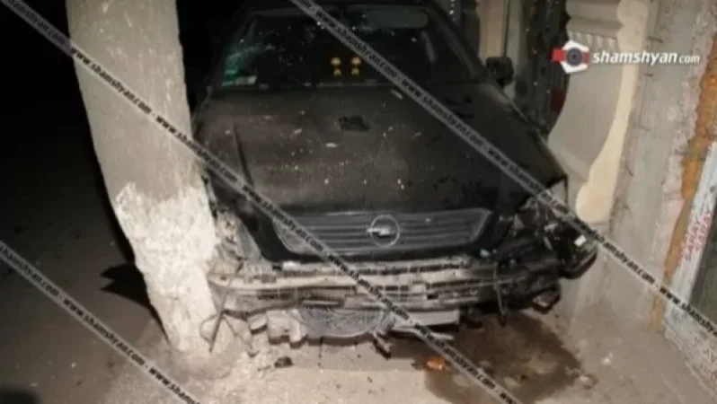 Լոռու մարզում մեքենան բախվել է խանութի պատին. կան վիրավորներ