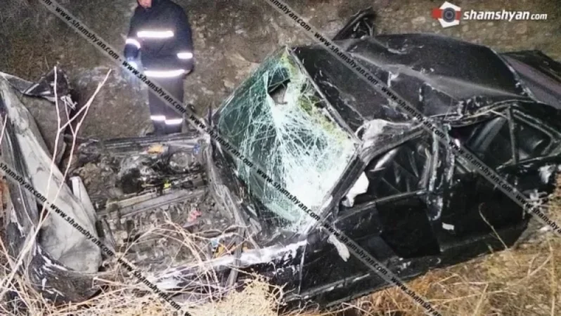 Մեքենան բախվել է երկաթե արգելապատնեշներին և 150 մետր գլորվել ձորը