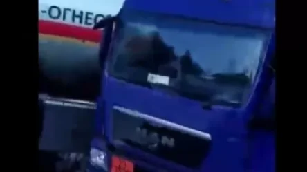 ՏԵՍԱՆՅՈՒԹ. Բեռնատարը դուրս է եկել ճանապարհի երթևեկելի հատվածից և սահել դեպի ձորը