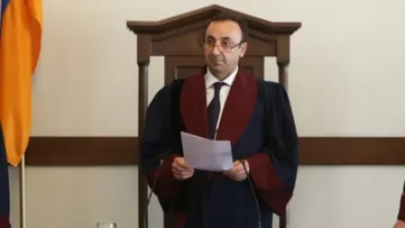 Հրայր Թովմասյանի բնակարանի խուզարկությունը քիչ առաջ ավարտվեց