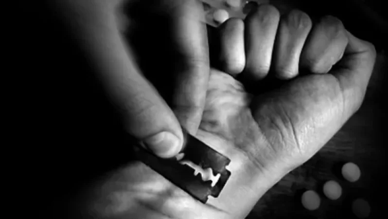 Քաղաքացին փորձել է ինքնասպան լինել՝ ածելիով կտրելով ձեռքի դաստակը