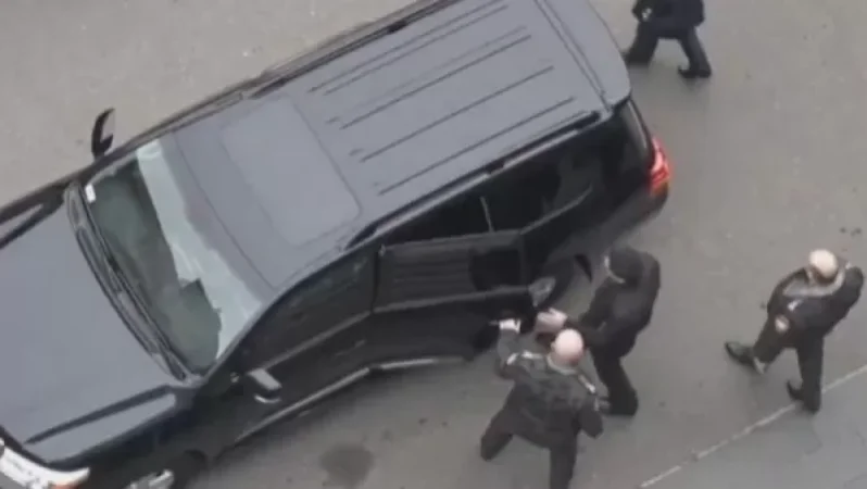 «Ժողովուրդ». «էրեբունի պլազա» ներխուժած երիտասարդը հոգեկան խնդիրնե՞ր ունի. ինչ է պատմել իրավապահներին