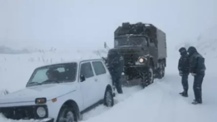 Ծաղկաձորում, Հրազդանում, Գորիս-Տաթեւ ավտոճանապարհին ձյան մեջ մեքենաներ են արգելափակվել