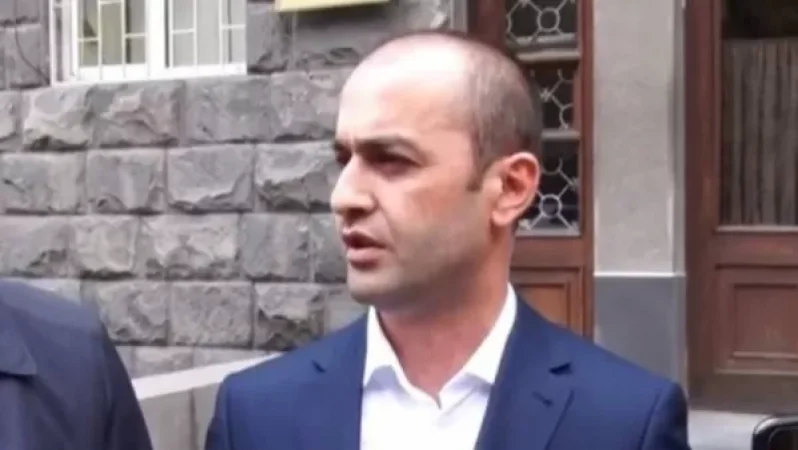 Հրայր Թովմասյանը խնդրել է պատրաստել հայցադիմումը․ Ամրամ Մակինյանը՝ վարչապետի ներկայացրած փաստի մասին