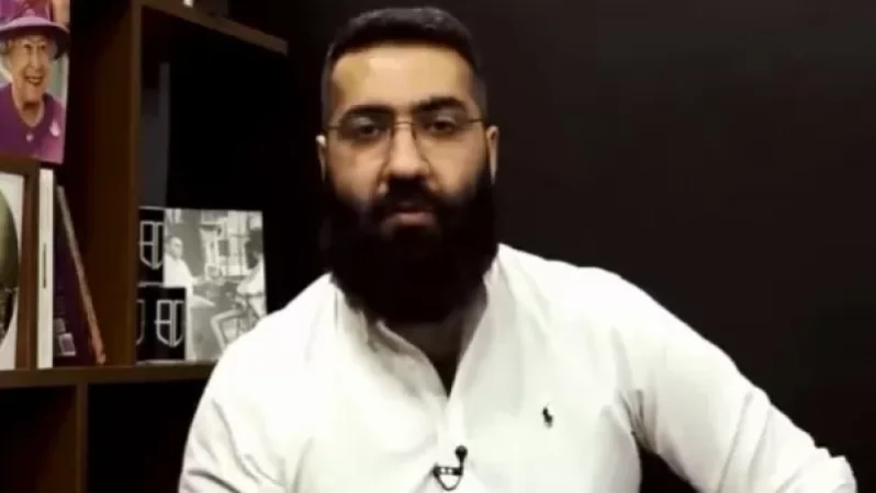 Բերման ենթարկված Արթուր Դանիելյանն շտապօգնության մեքենայով տեղափոխվել է հիվանդանոց