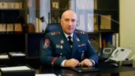 ԼՈՒՍԱՆԿԱՐՆԵՐ. Ոստինականապետի մեքենան կայանված է երկրորդ գժով