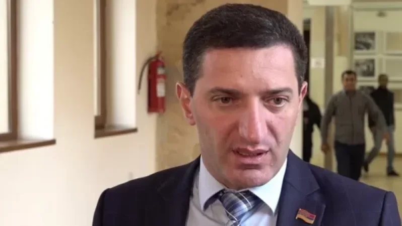 «Հրապարակ». Սահմանադրական հանձնաժողովում միակ արմատական ընդդիմադիրը Գևորգ Պետրոսյա՞նն է