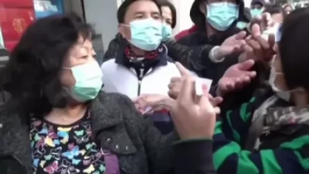 ՏԵՍԱՆՅՈՒԹ․ Հոնկոնգում մարդիկ միմյանց քաշքշում են բժշկական դիմակների համար