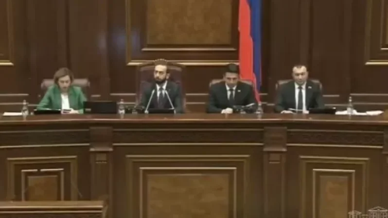 Ազգային ժողովն ընդունեց ՀՀ սահմանադրական փոփոխությունների նախագիծը հանրաքվեի դնելու մասին որոշումը