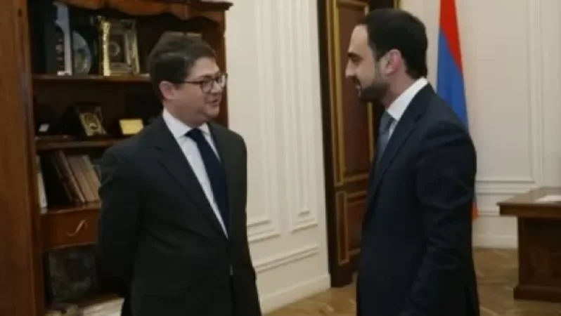 Ավինյանը ՎԶԵԲ փոխնախագահի հետ քննարկել է ավելի քան 1,4 մլրդ եվրոյի ներդրումային փաթեթ ու 180 ծրագրեր