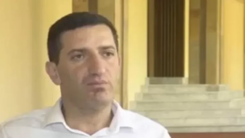 ժողովրդին սևի ու սպիտակի բաժանելը քիչ էր, հիմա էլ բաժանում են «այո»-ի ու «ոչ»-ի.  Գևորգ Պետրոսյան