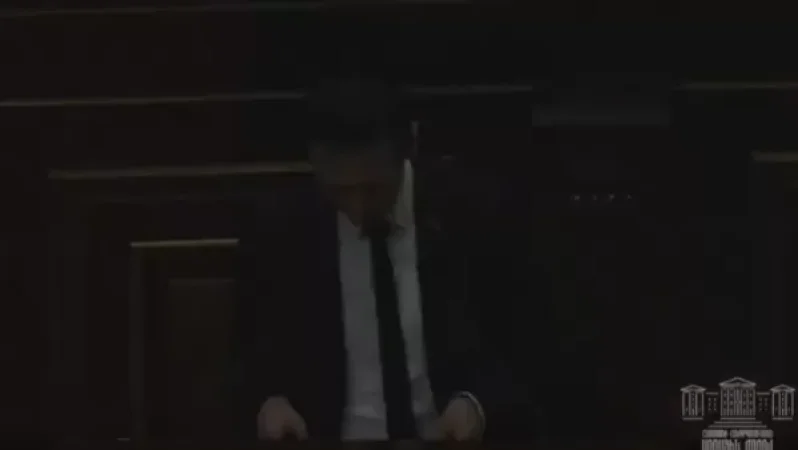 Լույսն անջատվեց, երբ «Լուսավոր Հայաստանի» պատգամավորը խոսում էր լուսավոր մարդկանց մասին