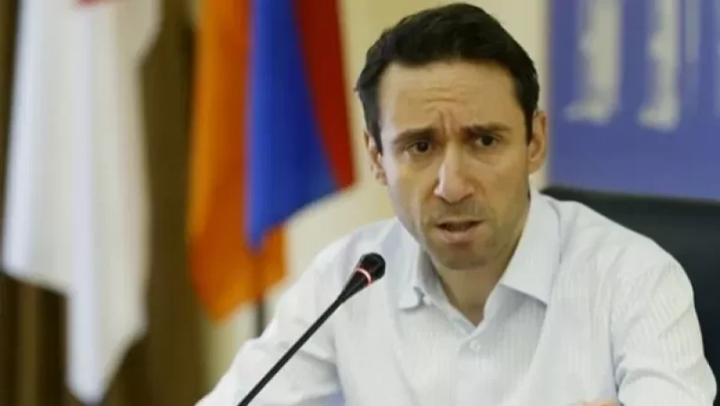 Մարությանին չի գոհացրել մայթերի մաքրությունը. քաղաքապետը խոսել է ձնամաքրման աշխատանքների մասին