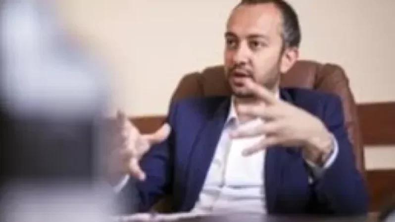 Հյուրանոցի նշյալ աշխատողը հեռացված է աշխատանքից․ Աղաջանյանը՝ վարչապետի այցի մասին