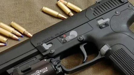 Ոստիկանության բաժիններում ապօրինի զենք-զինամթերք են հանձնել