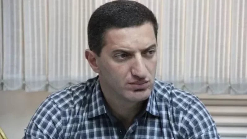 «12 ջիպով, պետբյուջեի միջոցներով գնում ես տղուդ տենալո՞ւ». Գևորգ Պետրոսյանը՝ վարչապետին