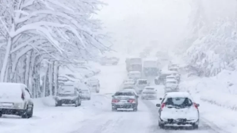 Ջերմուկում, Սարավան-«Զանգեր» և «Մեղրու սար» կոչվող հատվածներում տեղում է ձյուն