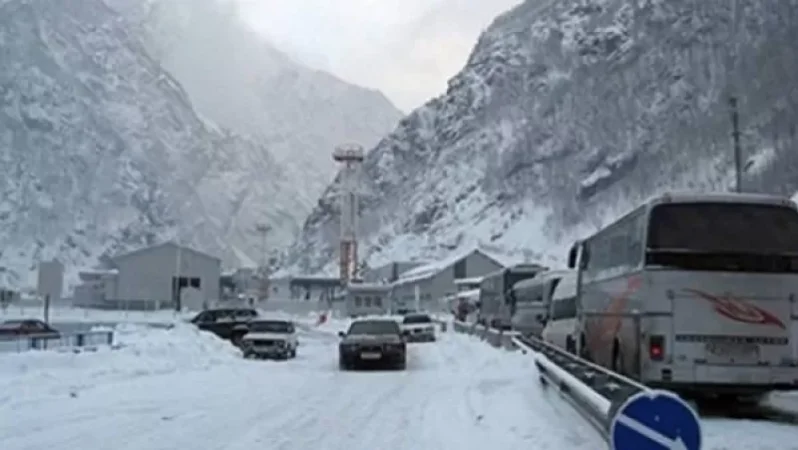 Լարսի ռուսական կողմում կուտակված է 247 բեռնատար