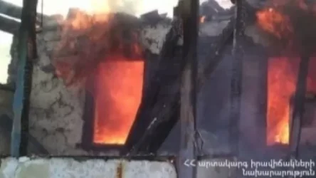 Երեւանում վագոն-տնակն ամբողջությամբ այրվել է