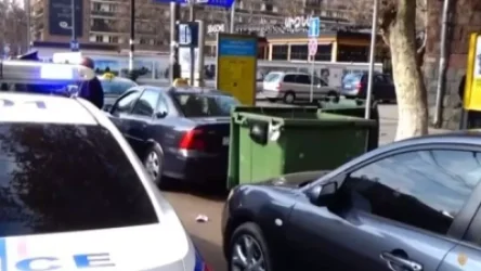 ՏԵՍԱՆՅՈՒԹ. Աղբամանների դիմաց կայանված մեքենաները խոչընդոտում են աղբատար մեքենաներին