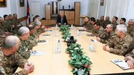 Բակո Սահակյանը բարձրագույն սպայակազմին է ներկայացրել ՊԲ նոր հրամանատար Ջալալ Հարությունյանին