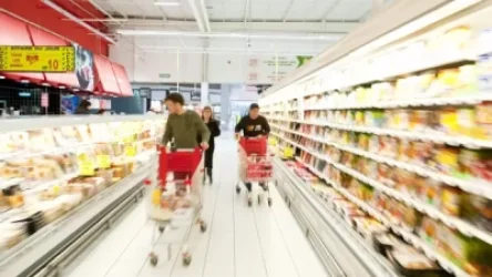 Ֆրանսիացիները առաջին անհրաժեշտության մթերքների պաշար են հավաքում