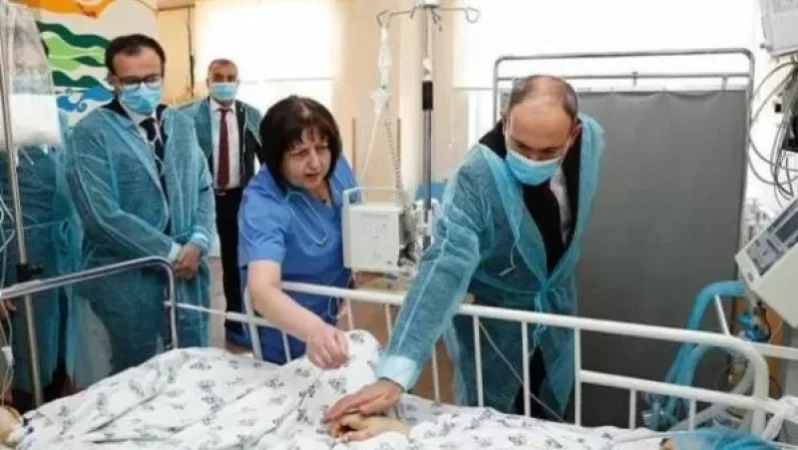 Նիկոլ Փաշինյանն այցելել է Գյումրիում բռնությունից տուժած 13-ամյա աղջկան